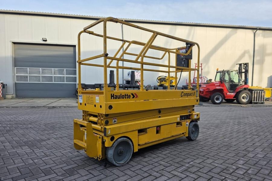 Haulotte Compact 8 As-Is, Electric, 8.2m Working Height, 35 - Scissor lift: picture 2 Haulotte Compact 8 As-Is, Electric, 8.2m Working Height, 35 - Scissor lift: picture 2