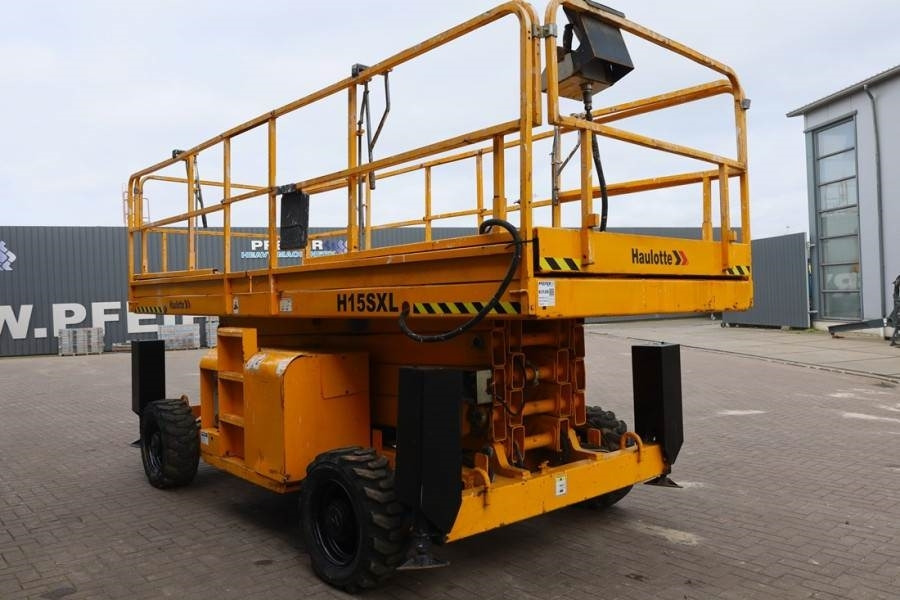 Haulotte H15SXL Diesel, 4x4 Drive, 15m Working Height, 500k - Scissor lift: picture 2 Haulotte H15SXL Diesel, 4x4 Drive, 15m Working Height, 500k - Scissor lift: picture 2