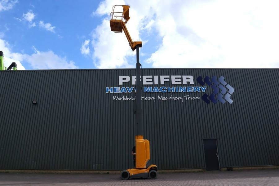 Haulotte STAR 10 Electric, 10m Working Height, 3m Reach, 20 - Scissor lift: picture 3 Haulotte STAR 10 Electric, 10m Working Height, 3m Reach, 20 - Scissor lift: picture 3