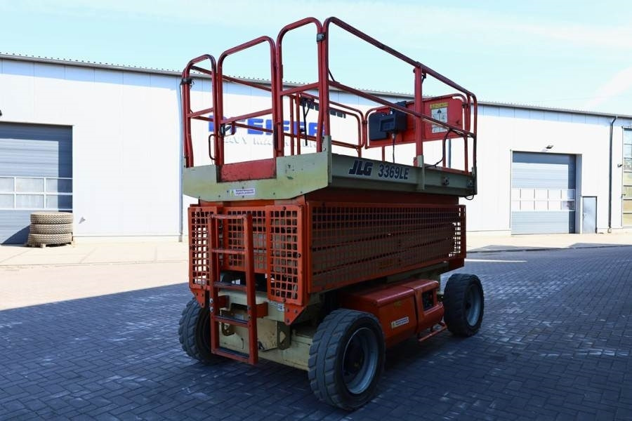 JLG 3369LE Electric, 12m Working Height, 450kg Capacit  - Scissor lift: picture 2 JLG 3369LE Electric, 12m Working Height, 450kg Capacit  - Scissor lift: picture 2