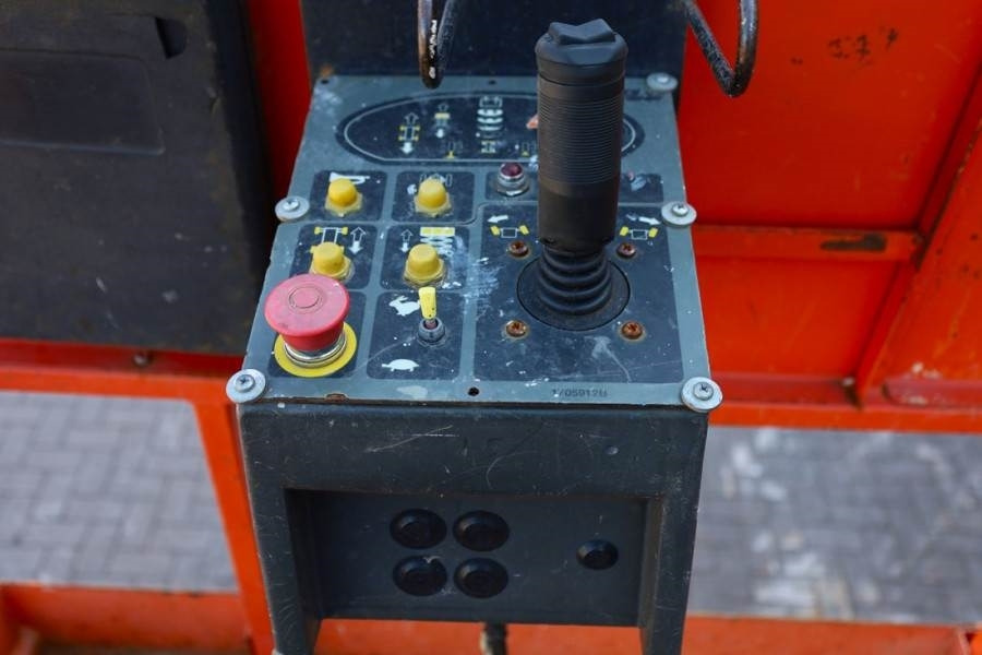 JLG 3369LE Electric, 12m Working Height, 450kg Capacit  - Scissor lift: picture 4 JLG 3369LE Electric, 12m Working Height, 450kg Capacit  - Scissor lift: picture 4