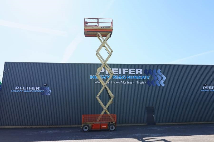JLG 3369LE Electric, 12m Working Height, 450kg Capacit  - Scissor lift: picture 3 JLG 3369LE Electric, 12m Working Height, 450kg Capacit  - Scissor lift: picture 3
