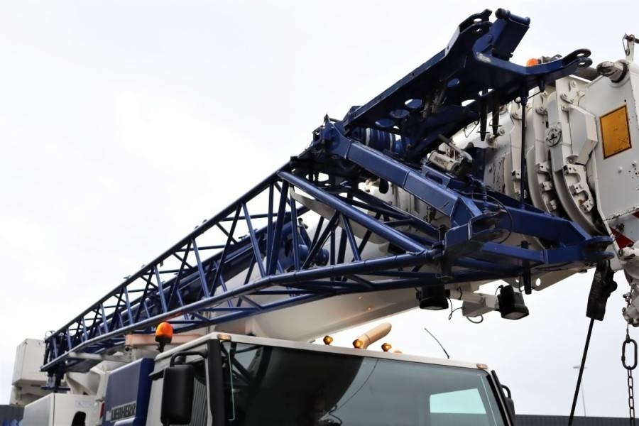 All terrain crane Liebherr LTM1050-3.1 6x4 Drive And 6-Wheel Steering, 50t Ca: picture 8