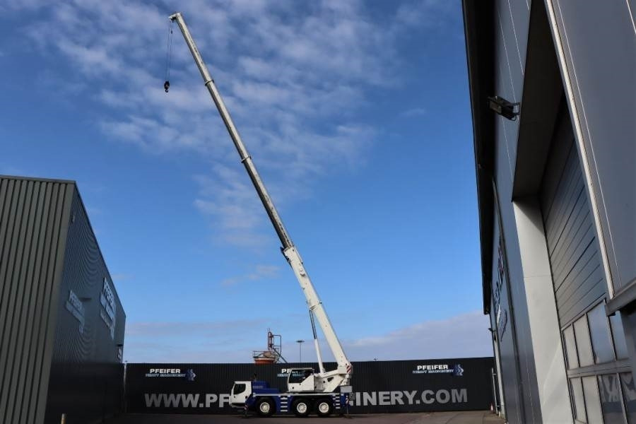 All terrain crane Liebherr LTM1050-3.1 6x4 Drive And 6-Wheel Steering, 50t Ca: picture 15