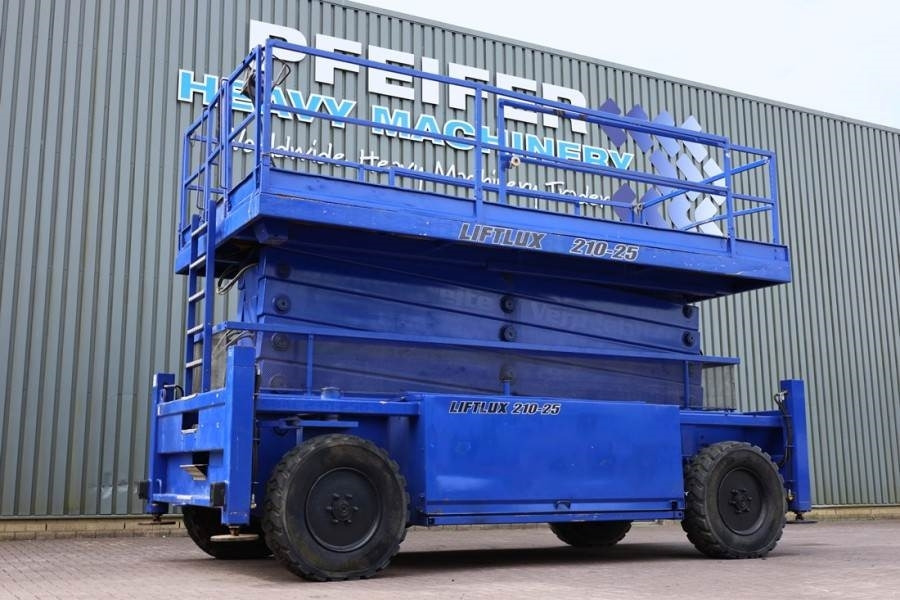 Liftlux SL210-25 D4WD S/P Diesel, Hydraulic Deck Extension - Scissor lift: picture 1 Liftlux SL210-25 D4WD S/P Diesel, Hydraulic Deck Extension - Scissor lift: picture 1