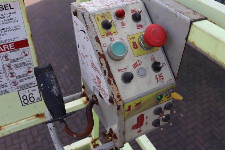 MEC 3392RT-T Diesel, 4x4 Drive, 12m Working Height, 12 - Scissor lift: picture 5 MEC 3392RT-T Diesel, 4x4 Drive, 12m Working Height, 12 - Scissor lift: picture 5