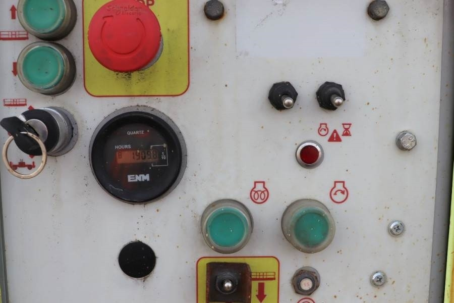 MEC 3392RT-T Diesel, 4x4 Drive, 12m Working Height, 12 - Scissor lift: picture 5 MEC 3392RT-T Diesel, 4x4 Drive, 12m Working Height, 12 - Scissor lift: picture 5