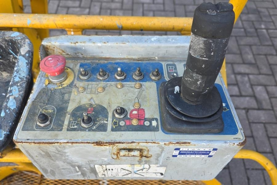 Manitou 150AETJ Compact As-Is, Electric, 15m Working Heigh - Articulated boom: picture 4 Manitou 150AETJ Compact As-Is, Electric, 15m Working Heigh - Articulated boom: picture 4