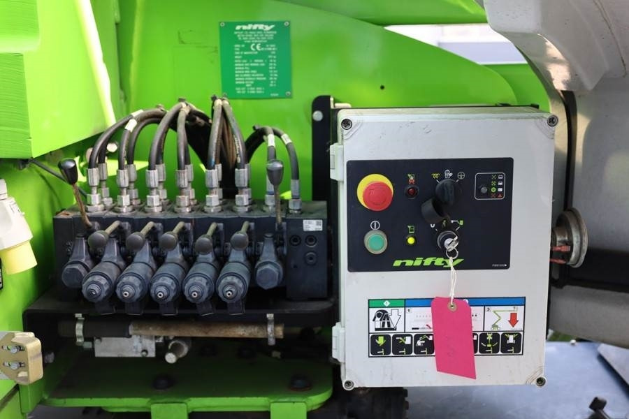 Niftylift HR17N HYBRID MK3 Hybrid Battery & Diesel, 17m Work - Articulated boom: picture 5 Niftylift HR17N HYBRID MK3 Hybrid Battery & Diesel, 17m Work - Articulated boom: picture 5