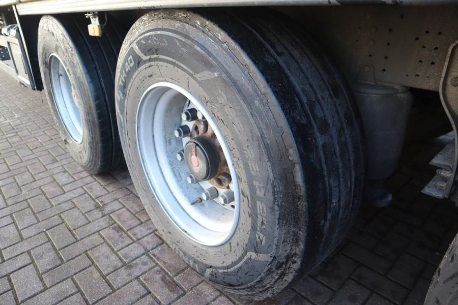 Curtainsider trailer Schmitz CARG SCB3ST CoC Documents, TuV Loading Certificate: picture 18 Curtainsider trailer Schmitz CARG SCB3ST CoC Documents, TuV Loading Certificate: picture 18