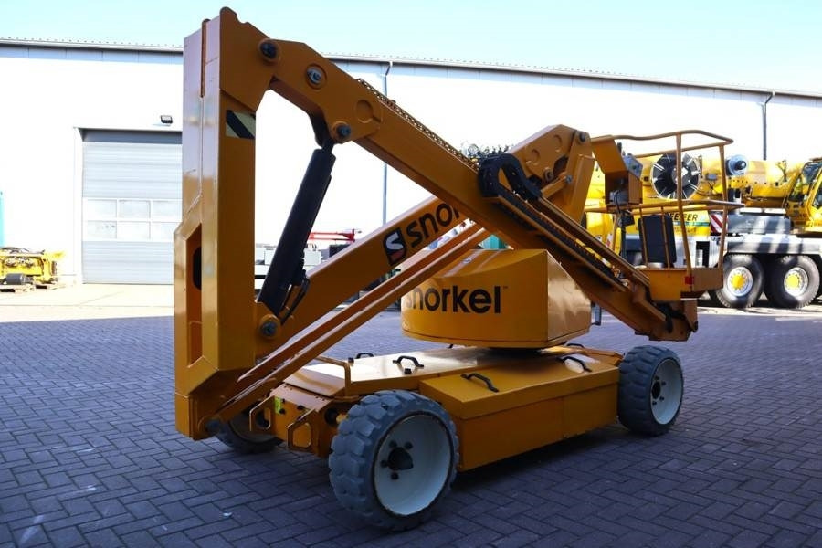 Snorkel A38E Electric, 13.5m Working Height, 6.1m Reach, 2 - Articulated boom: picture 2 Snorkel A38E Electric, 13.5m Working Height, 6.1m Reach, 2 - Articulated boom: picture 2