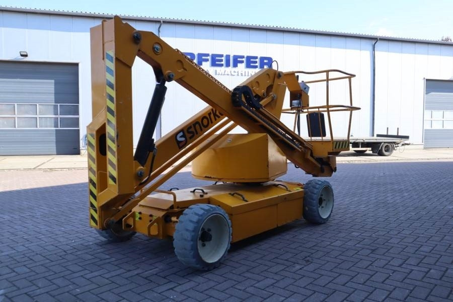 Snorkel A38E Electric, 13.5m Working Height, 6.1m Reach, 2 - Articulated boom: picture 2 Snorkel A38E Electric, 13.5m Working Height, 6.1m Reach, 2 - Articulated boom: picture 2