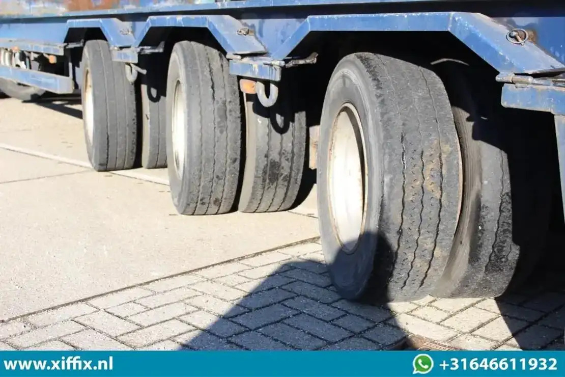 Low loader semi-trailer Nooteboom 3-ass. Uitschuifbare semi dieplader / 3x gestuurd: picture 6 Low loader semi-trailer Nooteboom 3-ass. Uitschuifbare semi dieplader / 3x gestuurd: picture 6