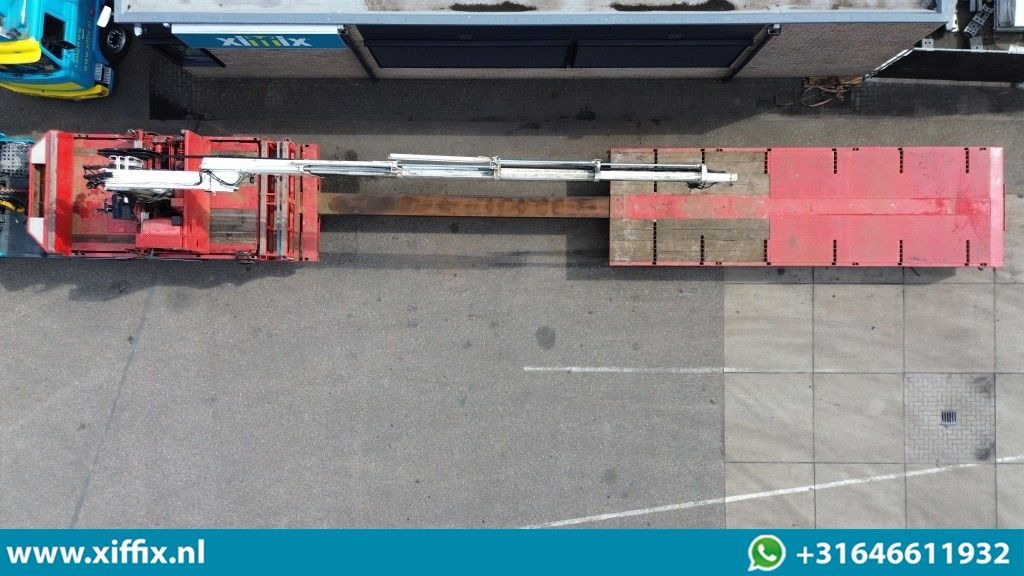 Nooteboom 3-ass. Uitschuifbare semi dieplader met Hiab 22 ton/mtr. Kraan / 3x gestuurd - Low loader semi-trailer: picture 3 Nooteboom 3-ass. Uitschuifbare semi dieplader met Hiab 22 ton/mtr. Kraan / 3x gestuurd - Low loader semi-trailer: picture 3