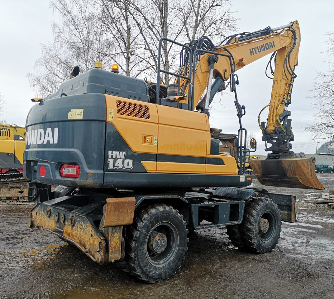 Hyundai W140 - Excavator: picture 3 Hyundai W140 - Excavator: picture 3
