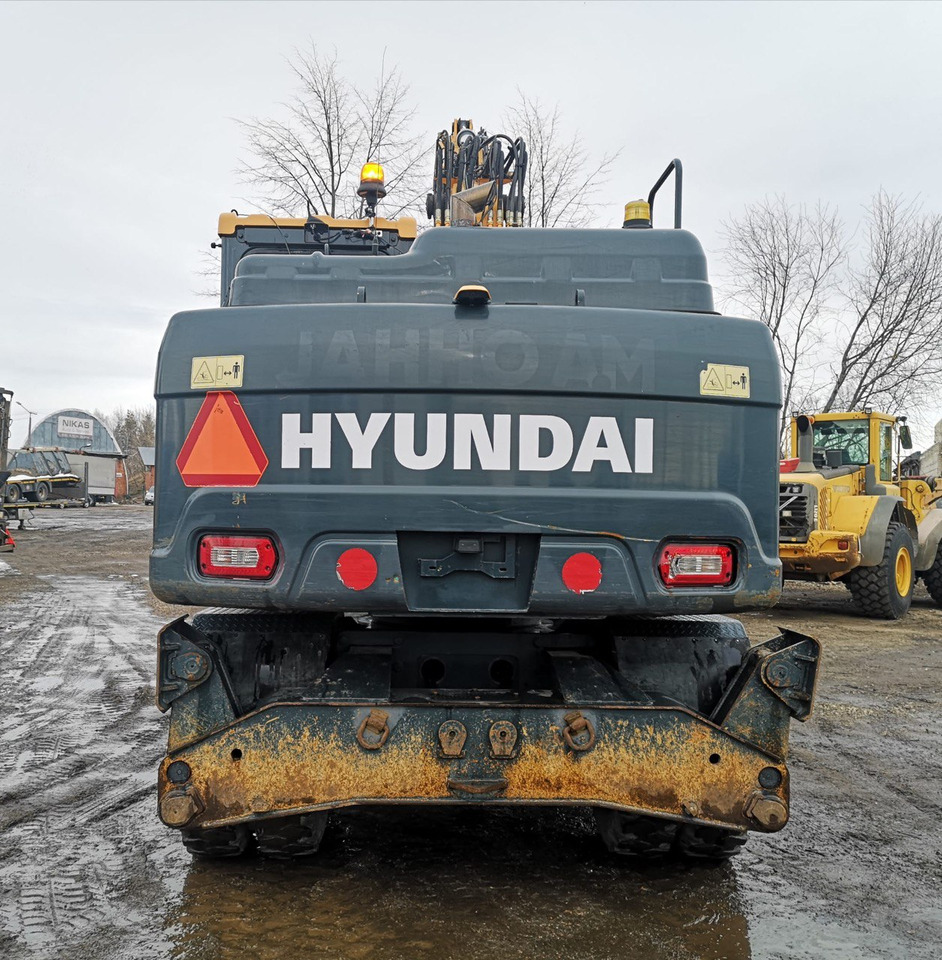 Hyundai W140 - Excavator: picture 5 Hyundai W140 - Excavator: picture 5