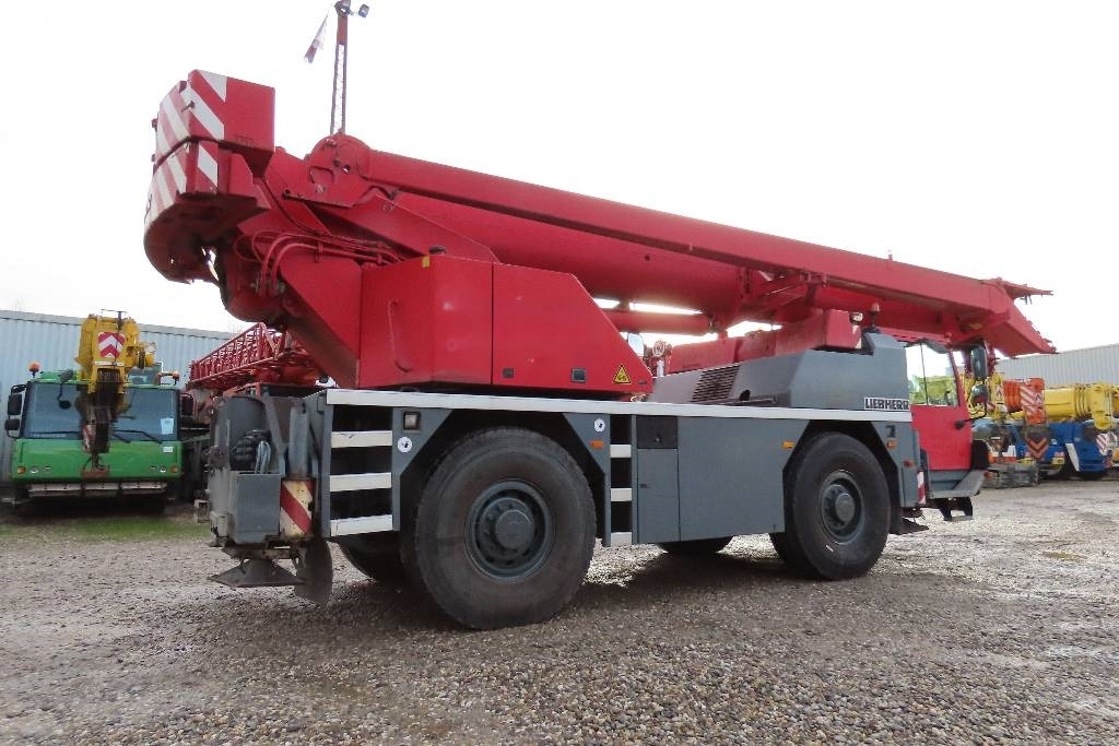 Liebherr LTM 1040-2.1 - All terrain crane: picture 3 Liebherr LTM 1040-2.1 - All terrain crane: picture 3