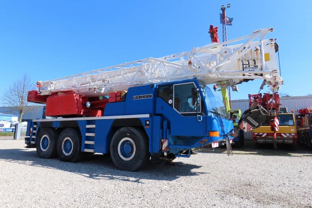 Liebherr LTM 1055-1 - All terrain crane: picture 2 Liebherr LTM 1055-1 - All terrain crane: picture 2