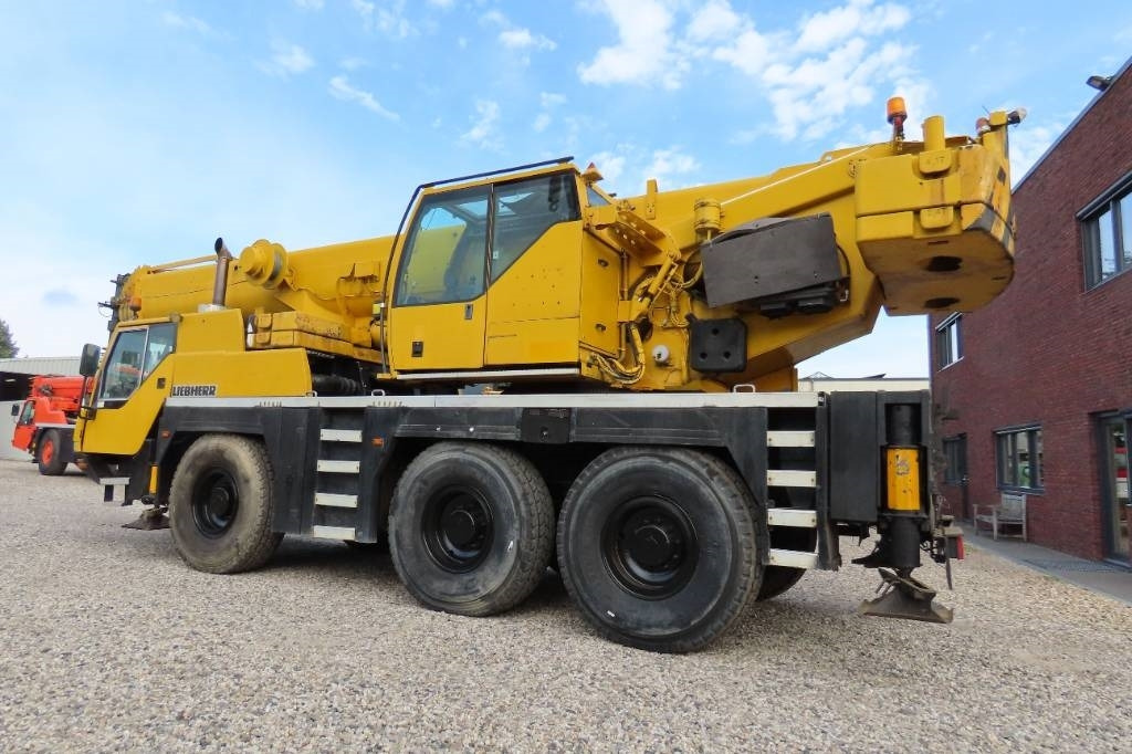 Liebherr LTM 1055-1 - All terrain crane: picture 4 Liebherr LTM 1055-1 - All terrain crane: picture 4