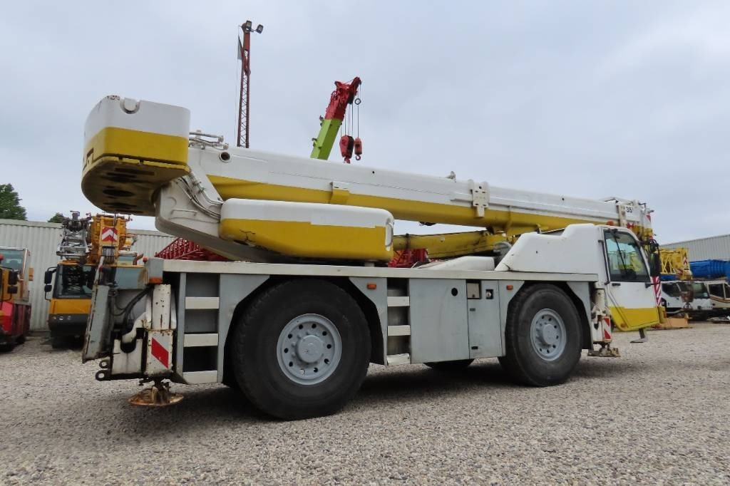 PPM ATT 400/3 - All terrain crane: picture 3 PPM ATT 400/3 - All terrain crane: picture 3