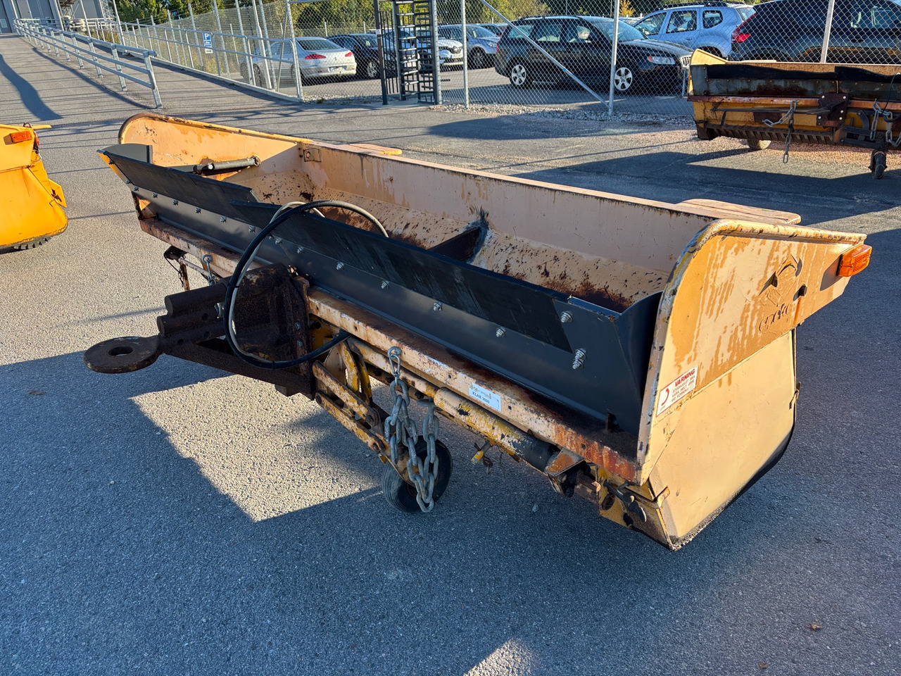 Epoke TKB9/2-27 - Sand/ Salt spreader: picture 1 Epoke TKB9/2-27 - Sand/ Salt spreader: picture 1