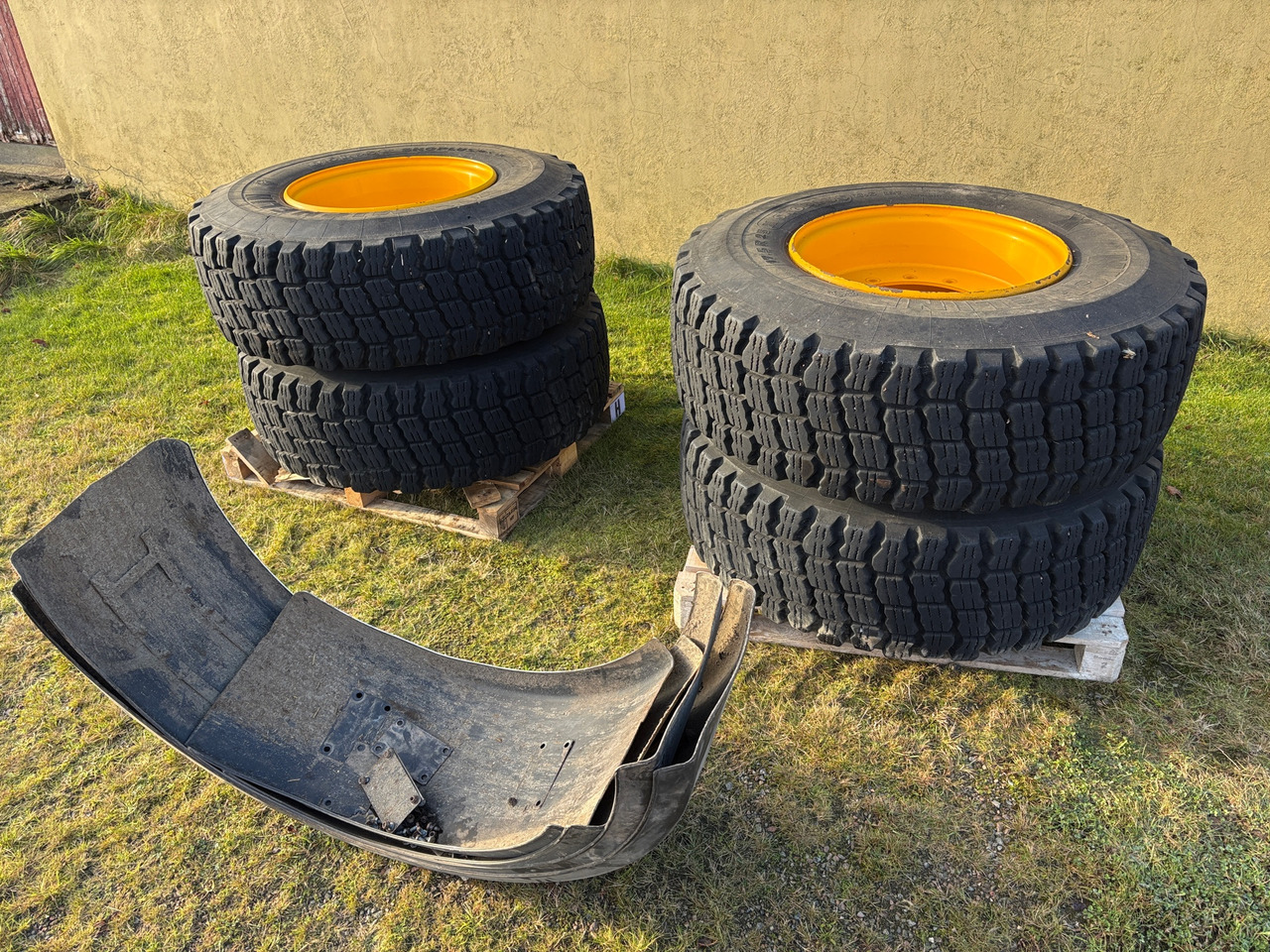 Michelin Snoplus M+S - Tire for Construction machinery: picture 1 Michelin Snoplus M+S - Tire for Construction machinery: picture 1