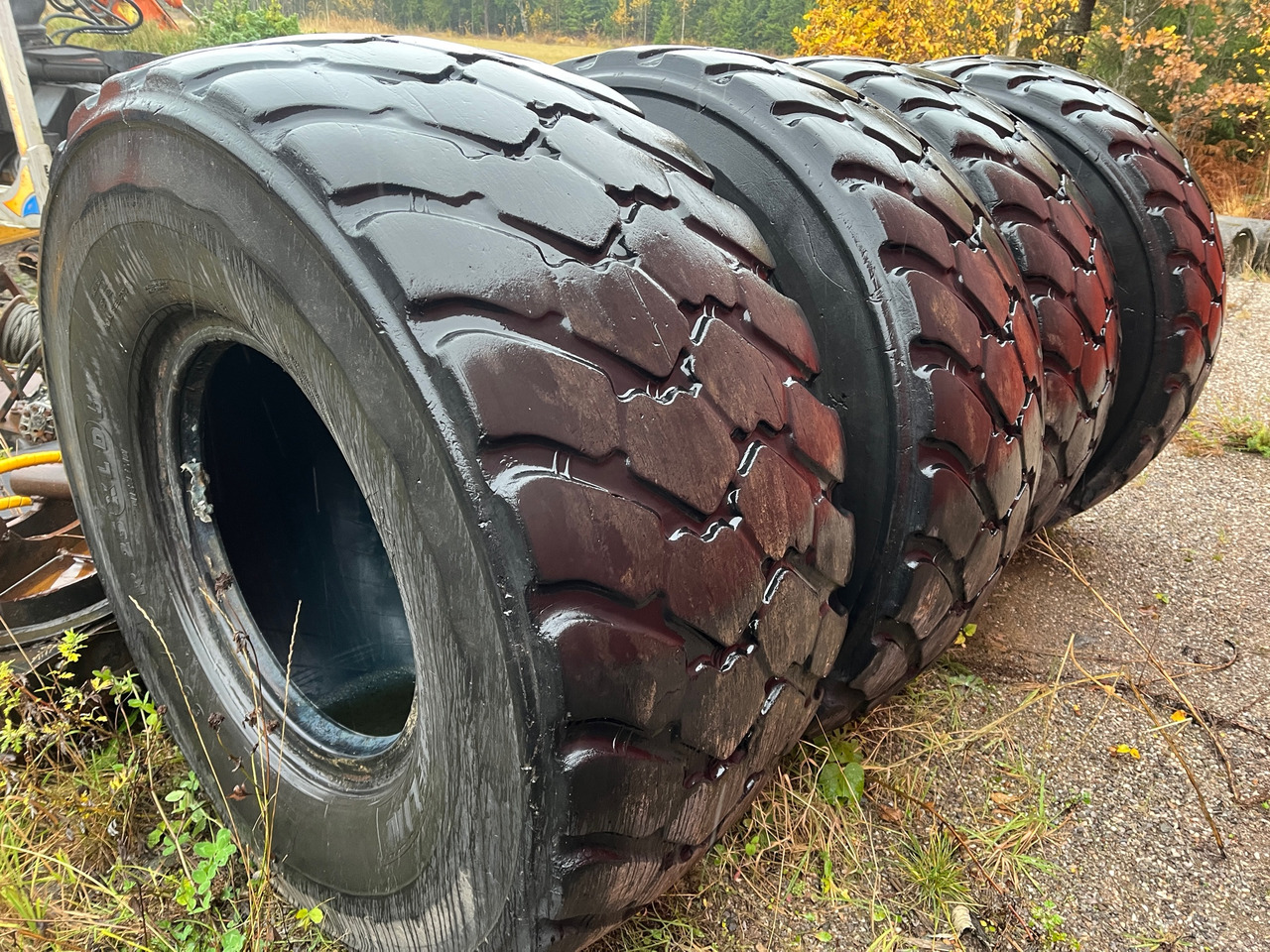 Michelin  - Tire for Construction machinery: picture 1 Michelin  - Tire for Construction machinery: picture 1
