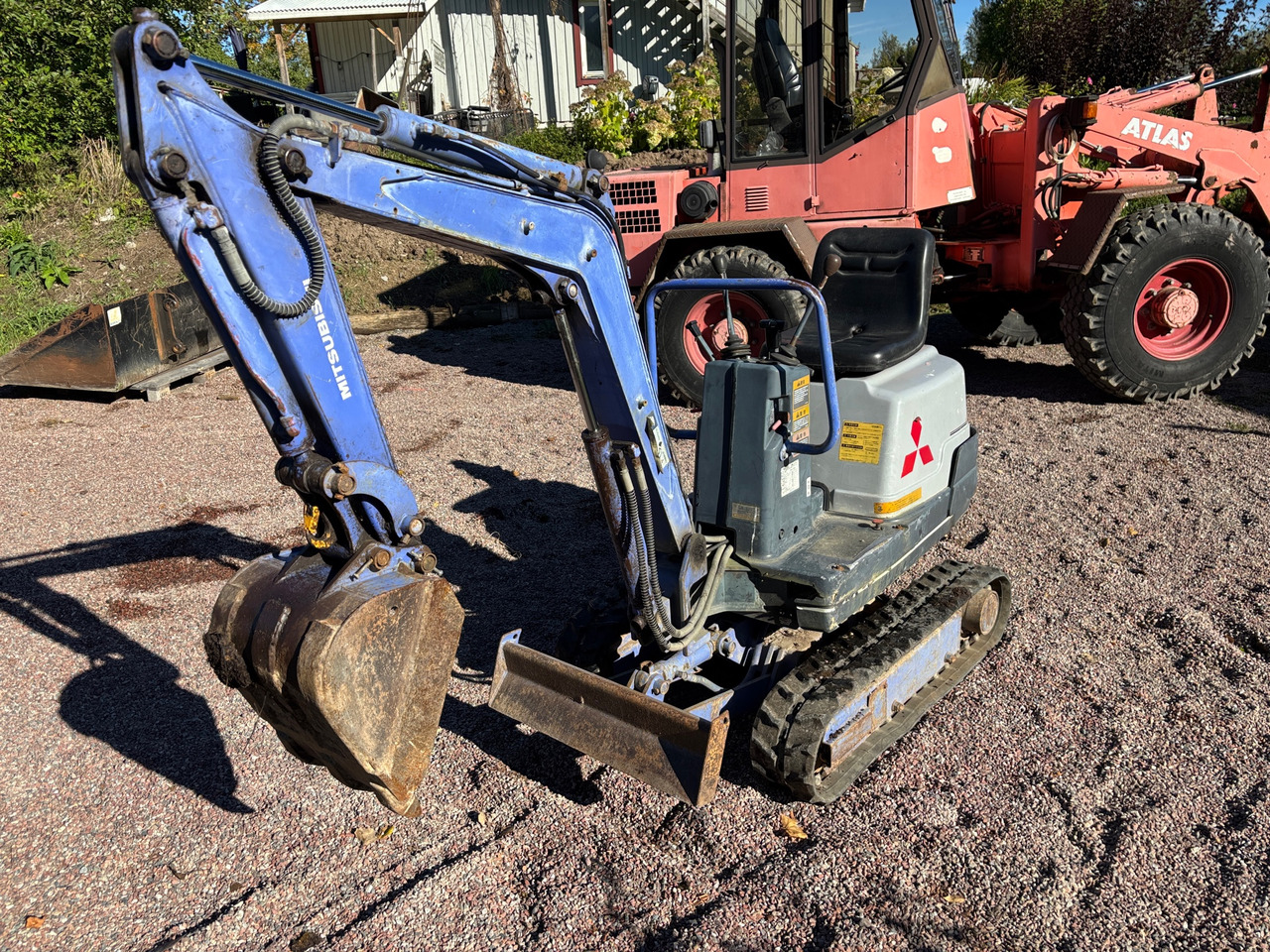 Mitsubishi MM08B - Excavator: picture 1 Mitsubishi MM08B - Excavator: picture 1