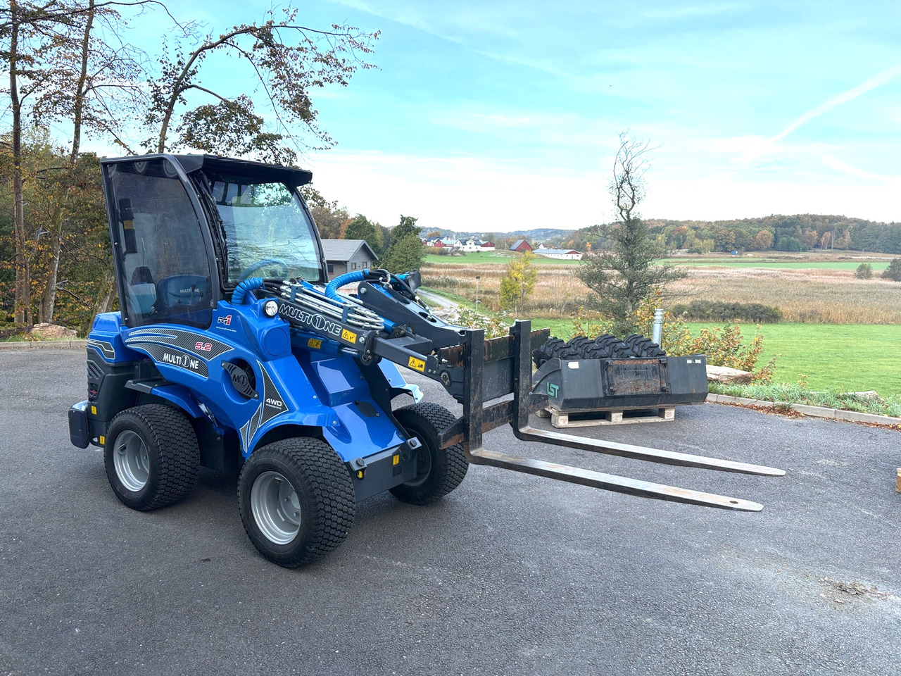 Multione 5,2 25 HP 2 Gen 4WD Hydrostatic - Wheel loader: picture 1 Multione 5,2 25 HP 2 Gen 4WD Hydrostatic - Wheel loader: picture 1
