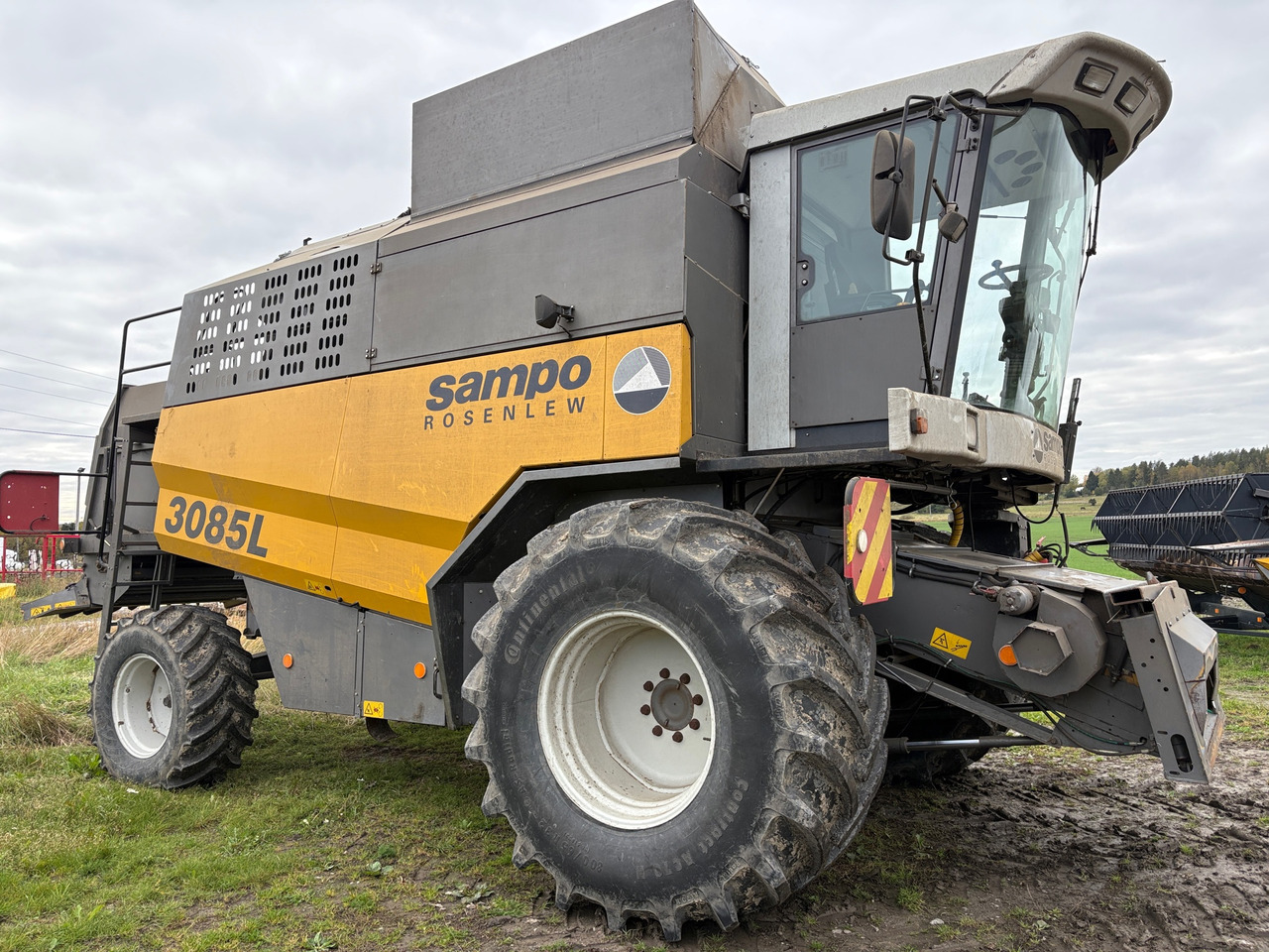 Sampo Rosenlew SR3085L - Combine harvester: picture 1 Sampo Rosenlew SR3085L - Combine harvester: picture 1