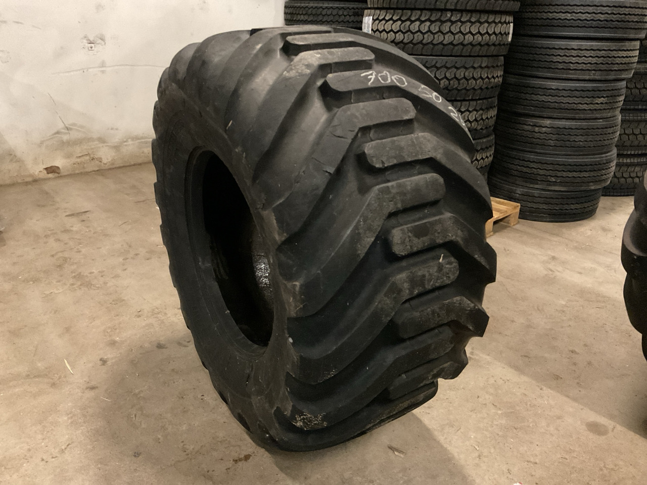 Tianli 700/50-26.5 - Tire for Construction machinery: picture 1 Tianli 700/50-26.5 - Tire for Construction machinery: picture 1
