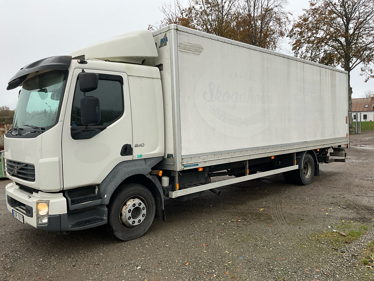 Volvo 240 - Truck: picture 1 Volvo 240 - Truck: picture 1