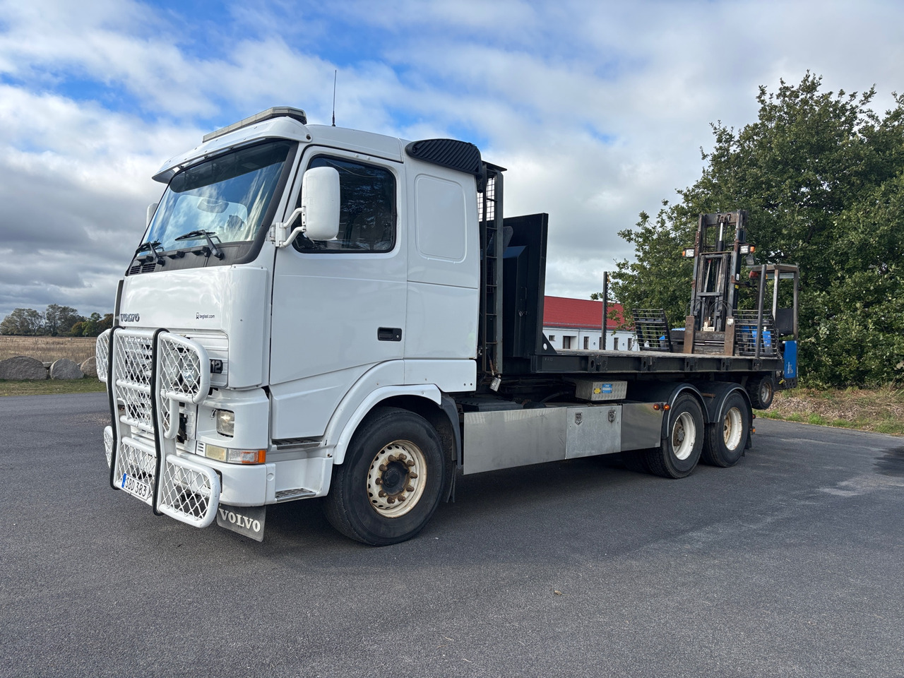 Volvo FH12 - Hook lift truck: picture 1 Volvo FH12 - Hook lift truck: picture 1