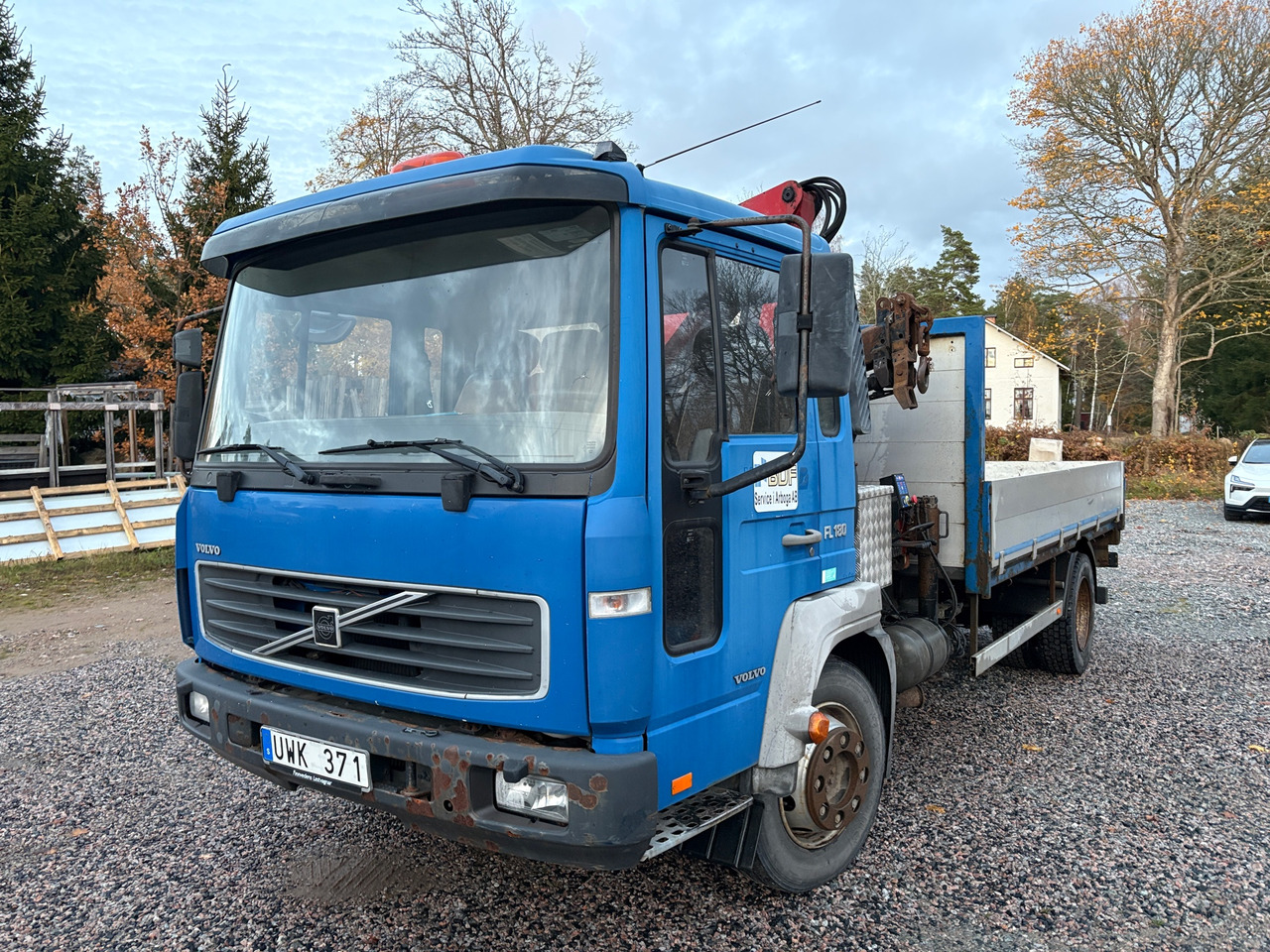 Volvo FL 180 - Crane truck: picture 1 Volvo FL 180 - Crane truck: picture 1