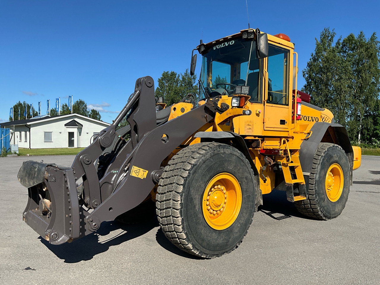 Volvo L90E - Wheel loader: picture 1 Volvo L90E - Wheel loader: picture 1