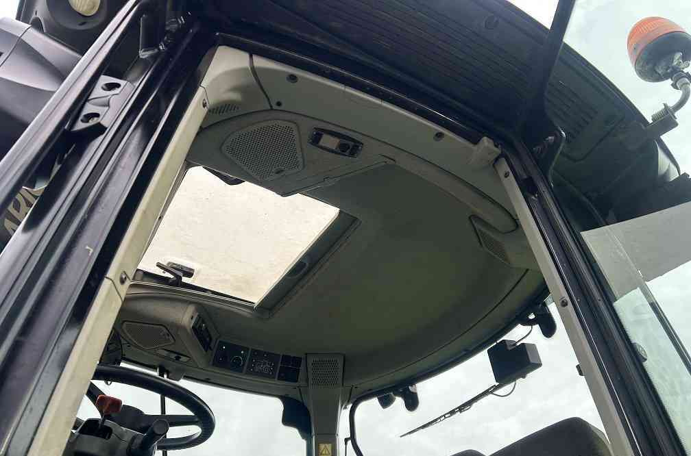 Claas Arion 640 cis, lucht, frontlader - Farm tractor: picture 5 Claas Arion 640 cis, lucht, frontlader - Farm tractor: picture 5