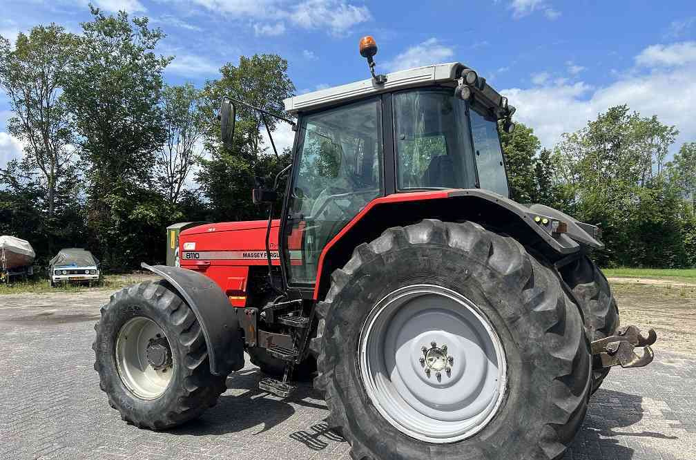 Massey Ferguson 8110 dynashift - Farm tractor: picture 2 Massey Ferguson 8110 dynashift - Farm tractor: picture 2