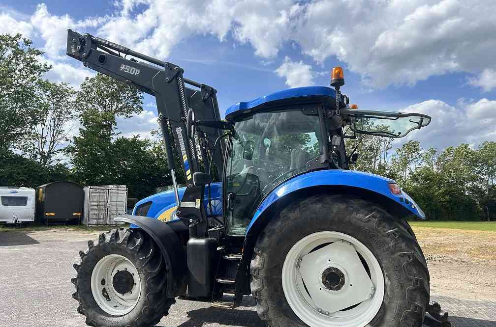New Holland TSA 125, frontlader - Farm tractor: picture 2 New Holland TSA 125, frontlader - Farm tractor: picture 2