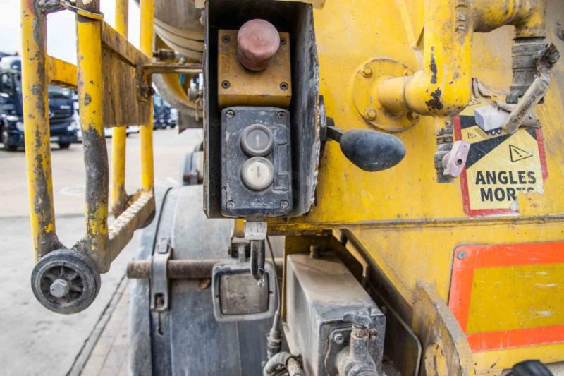 Concrete mixer semi-trailer DE BUF BETON MIXER/MALAXEUR/MISCHER12M3: picture 6 Concrete mixer semi-trailer DE BUF BETON MIXER/MALAXEUR/MISCHER12M3: picture 6