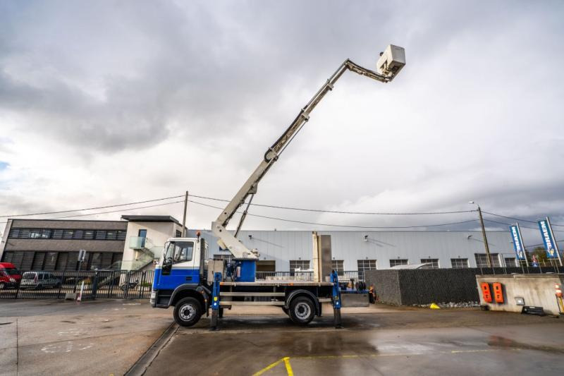 Iveco 130E18 + COMET 165 TA - Truck mounted aerial platform: picture 5 Iveco 130E18 + COMET 165 TA - Truck mounted aerial platform: picture 5