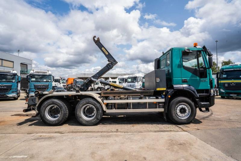 Iveco TRAKKER 360-6x4-PALFINGER - Hook lift truck: picture 3 Iveco TRAKKER 360-6x4-PALFINGER - Hook lift truck: picture 3
