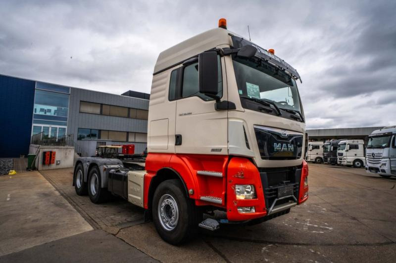 MAN TGX 33.560 XLX BLS+BIG AXLES+INTARDER - Tractor unit: picture 2 MAN TGX 33.560 XLX BLS+BIG AXLES+INTARDER - Tractor unit: picture 2