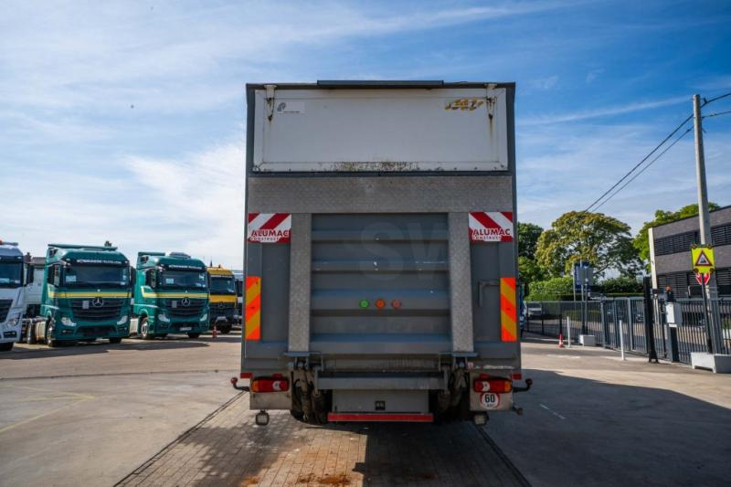 Volvo FL 240 (18t) + DHOLLANDIA 1.5T - Box truck: picture 4 Volvo FL 240 (18t) + DHOLLANDIA 1.5T - Box truck: picture 4