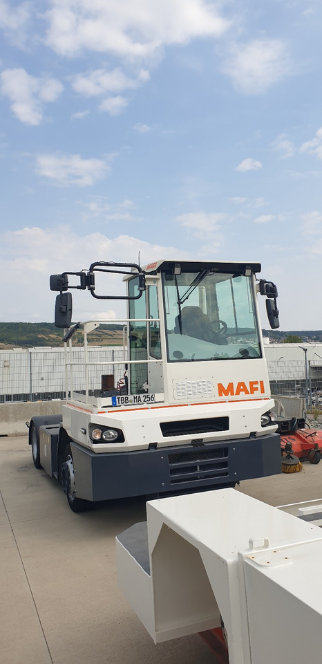 MAFI T230 - Terminal tractor: picture 2 MAFI T230 - Terminal tractor: picture 2