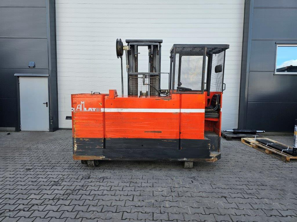 Amlat LT30-4V/140 - 4-way reach truck: picture 4 Amlat LT30-4V/140 - 4-way reach truck: picture 4