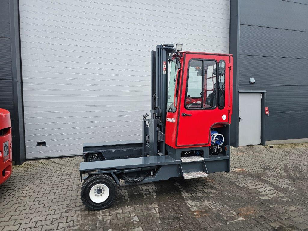 Combilift C5000L - TRIPLEX - 4-way reach truck: picture 2 Combilift C5000L - TRIPLEX - 4-way reach truck: picture 2
