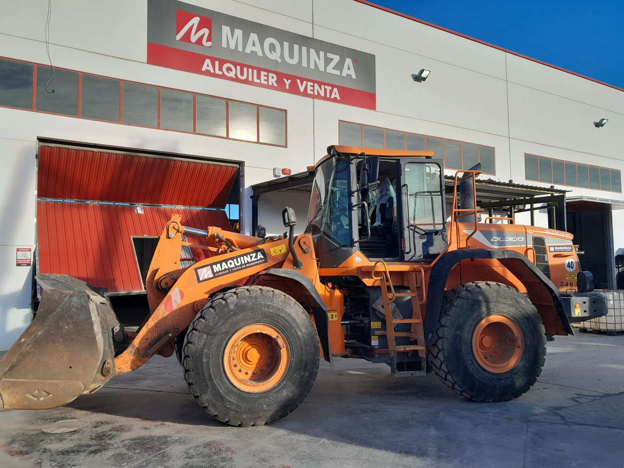 DOOSAN DL300 L/AUX - Wheel loader: picture 3 DOOSAN DL300 L/AUX - Wheel loader: picture 3