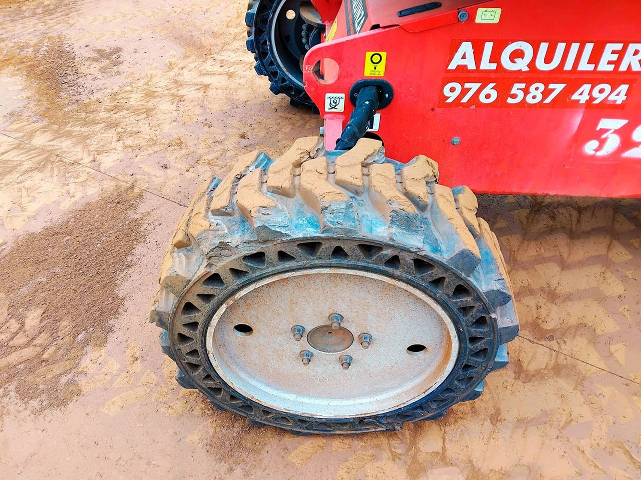 MANITOU MAN GO 12 - Articulated boom: picture 3 MANITOU MAN GO 12 - Articulated boom: picture 3