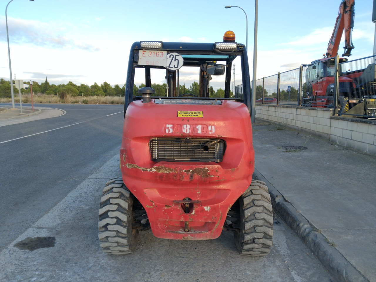 MANITOU MC18.4 D - Diesel forklift: picture 3 MANITOU MC18.4 D - Diesel forklift: picture 3