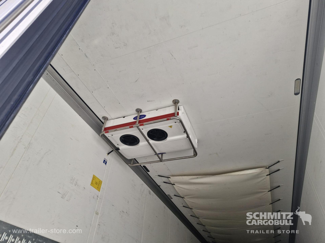 SCHMITZ Reefer Multitemp - Isothermal semi-trailer: picture 2 SCHMITZ Reefer Multitemp - Isothermal semi-trailer: picture 2